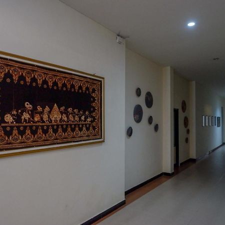 Reddoorz Syariah At Namira Hotel Tugu Exterior photo