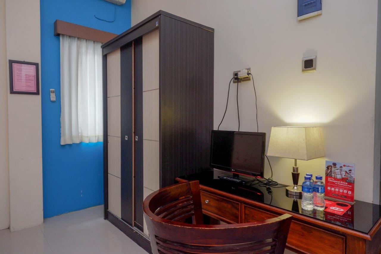 Reddoorz Syariah At Namira Hotel Tugu Exterior photo