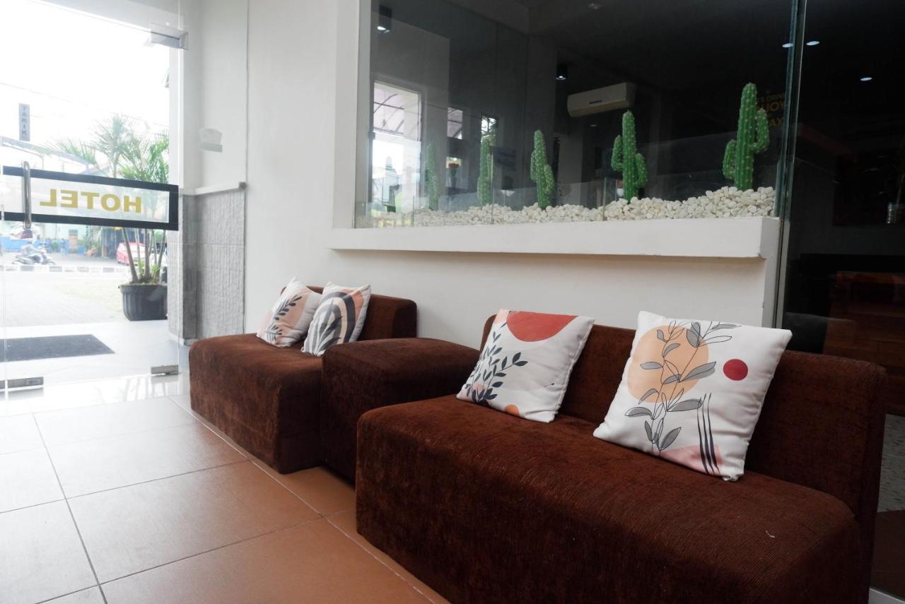 Reddoorz Syariah At Namira Hotel Tugu Exterior photo